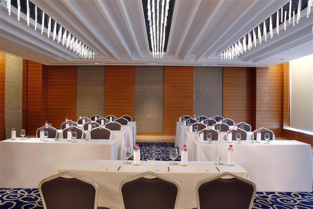 Four Points By Sheraton Jaipur, City Square Удобства фото